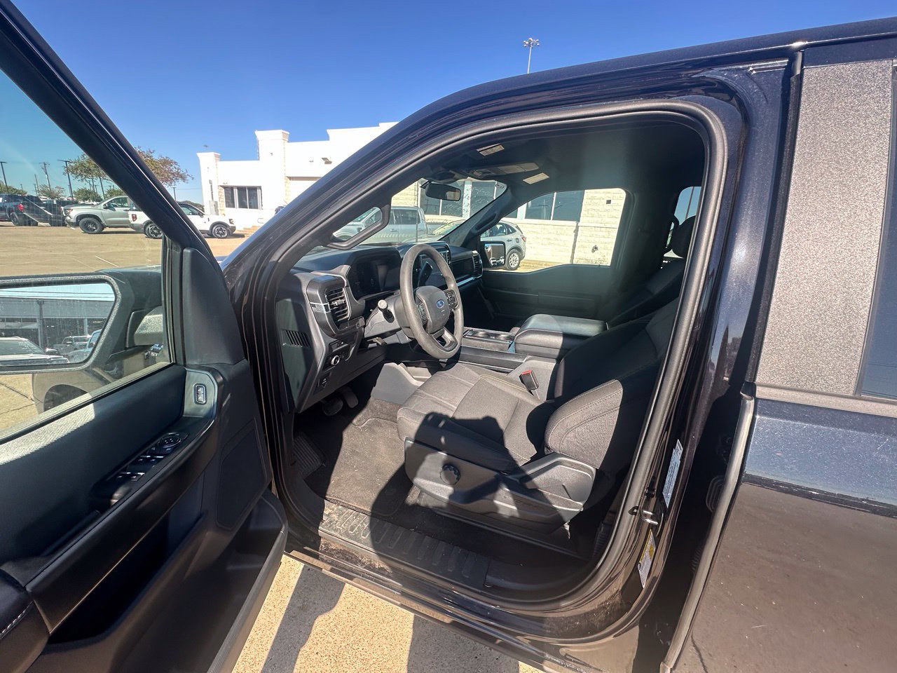 Used 2025 Ford F150 STX w/ Equipment Group 200A RWD image 19
