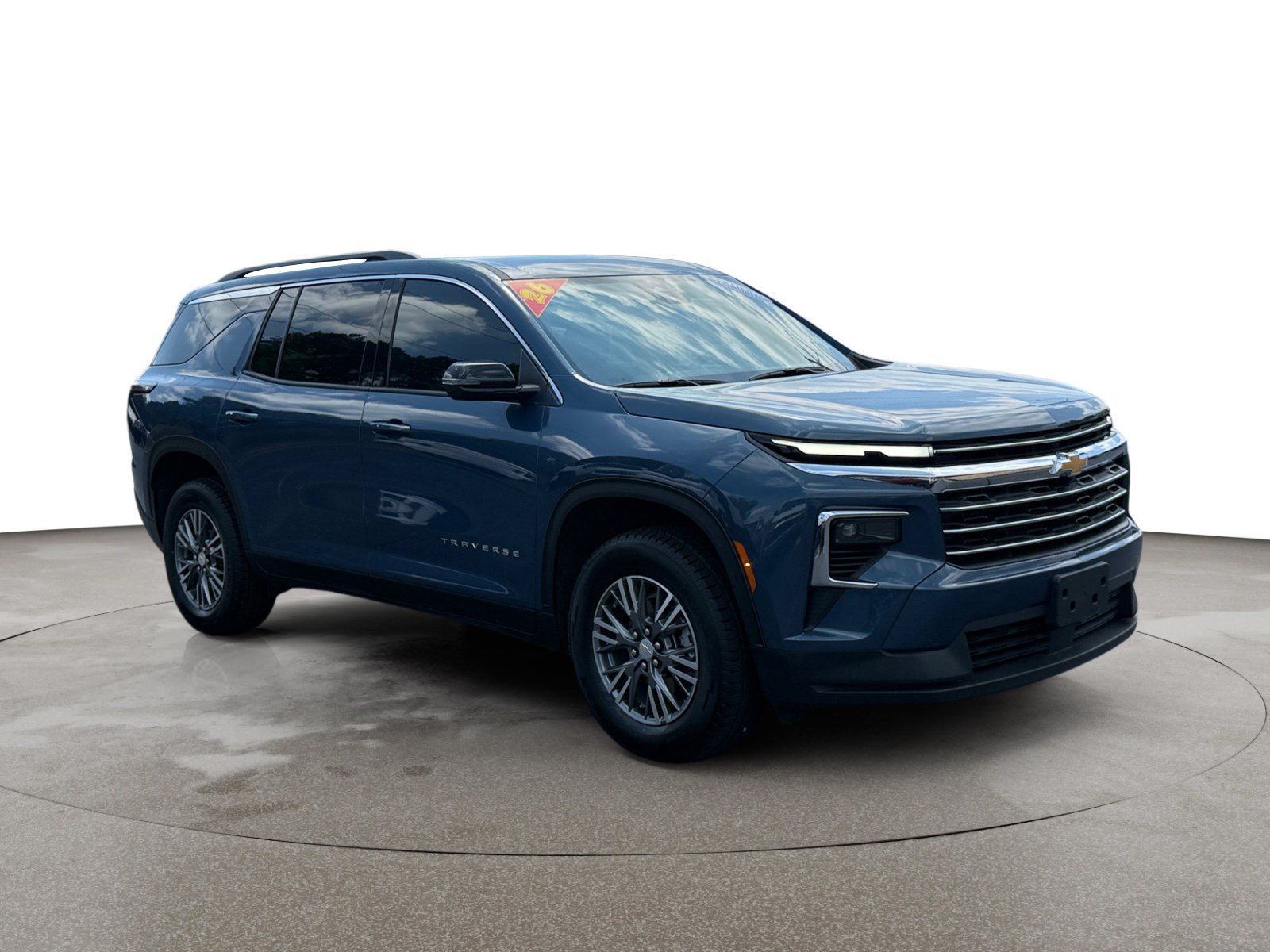 Used 2026 Chevrolet Traverse LT AWD/4WD image 3