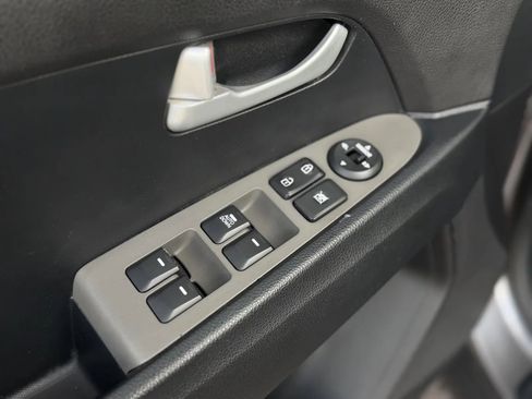 Used 2014 Kia Sportage LX image 23