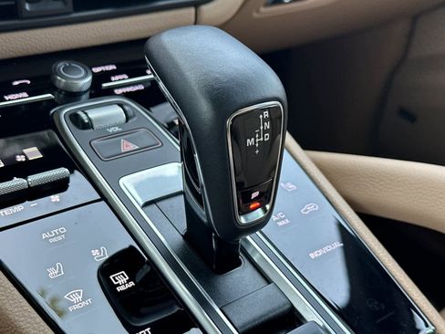 Certified 2023 Porsche Cayenne Platinum Edition AWD/4WD image 25