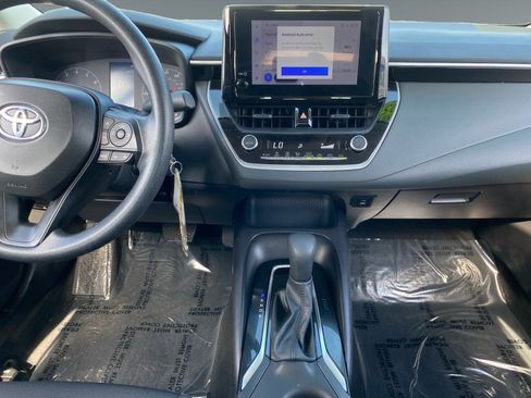 Used 2025 Toyota Corolla LE FWD image 11