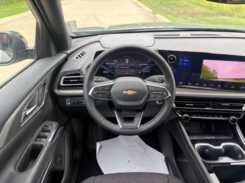 New 2026 Chevrolet Traverse LT w/ LPO, Floor Liner Package FWD image 44