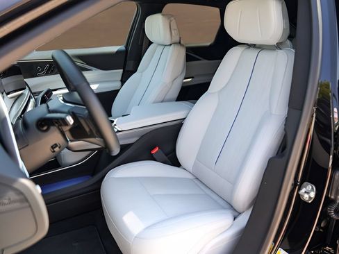 Certified 2025 Cadillac Lyriq Sport AWD/4WD image 8