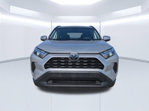Used 2022 Toyota RAV4 XLE image 9