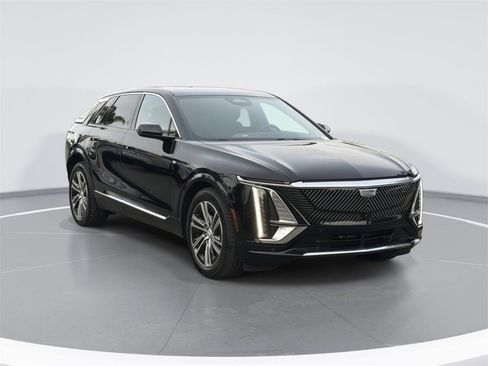 Used 2025 Cadillac Lyriq Luxury image 1