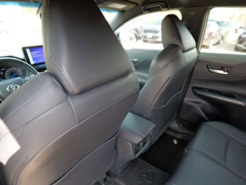 Used 2023 Toyota Venza Nightshade image 23