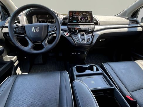 Used 2025 Honda Odyssey Elite image 7