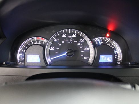 Used 2014 Toyota Camry SE image 33