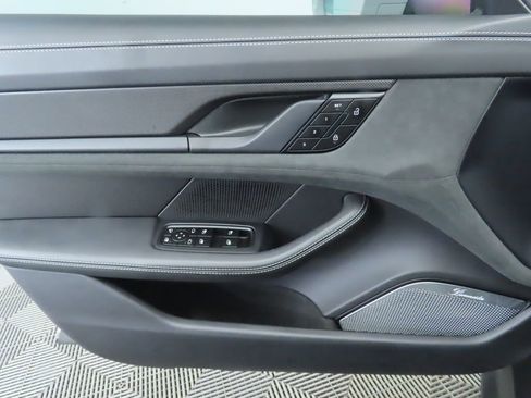 Used 2023 Porsche Taycan GTS image 25