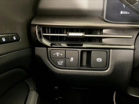 Certified 2026 Kia Sportage SX AWD/4WD image 15