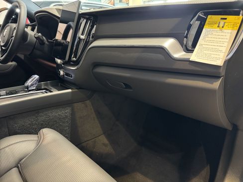 New 2026 Volvo XC60 B5 Ultra w/ Climate Package image 11