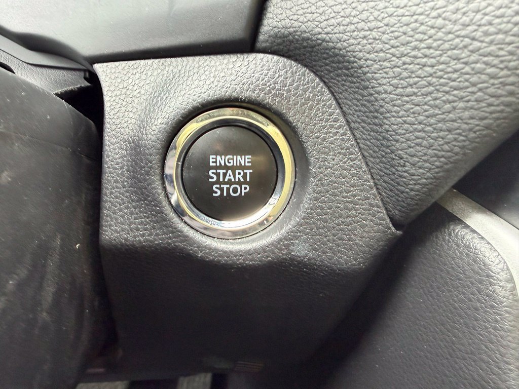 Used 2025 Toyota RAV4 XLE AWD/4WD image 14