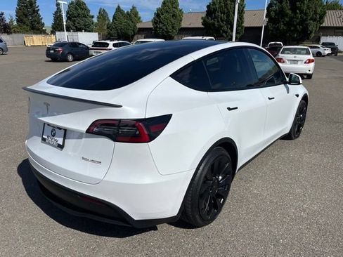 Used 2022 Tesla Model Y Performance AWD/4WD image 4
