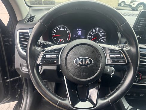 Used 2021 Kia Seltos S image 11