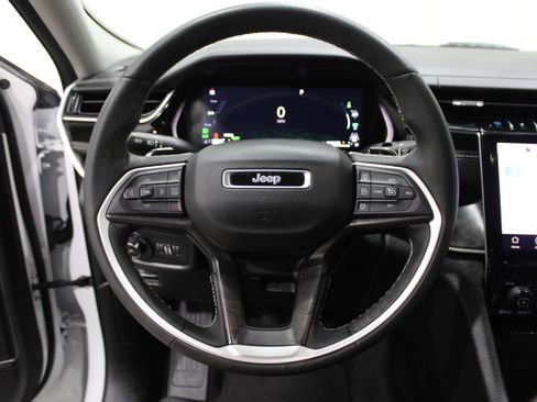 Used 2022 Jeep Grand Cherokee Limited 4xe image 10