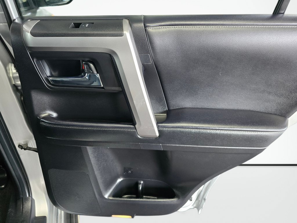 Used 2021 Toyota 4Runner Limited AWD/4WD image 39
