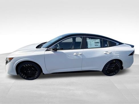 New 2026 Nissan Sentra SR w/ Floor Mat Package FWD image 5