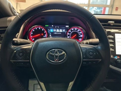 Used 2019 Toyota Camry XSE image 11
