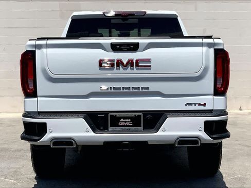 Used 2025 GMC Sierra 1500 AT4 w/ AT4 Premium Package AWD/4WD image 6