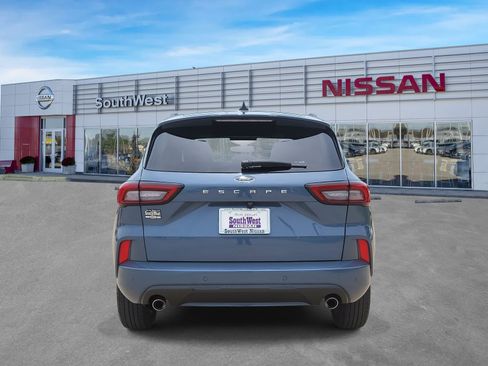 Used 2023 Ford Escape ST-Line w/ Tech Pack #1 FWD image 5