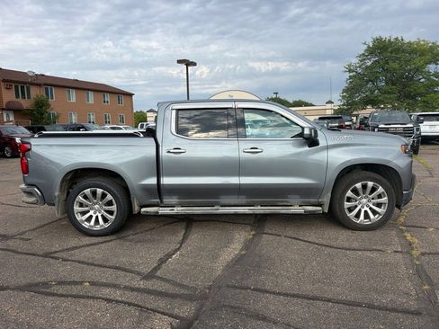 Used 2019 Chevrolet Silverado 1500 High Country w/ Technology Package AWD/4WD image 4