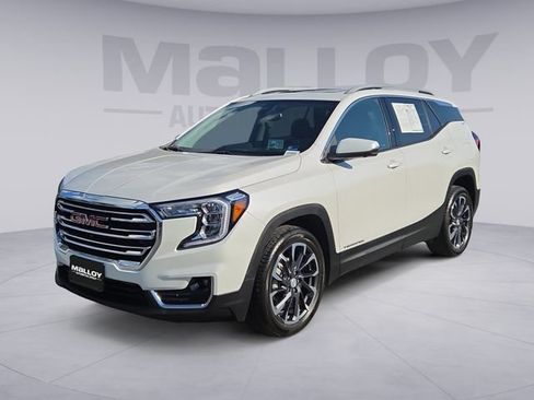 Certified 2022 GMC Terrain SLT w/ Infotainment Package II AWD/4WD image 1
