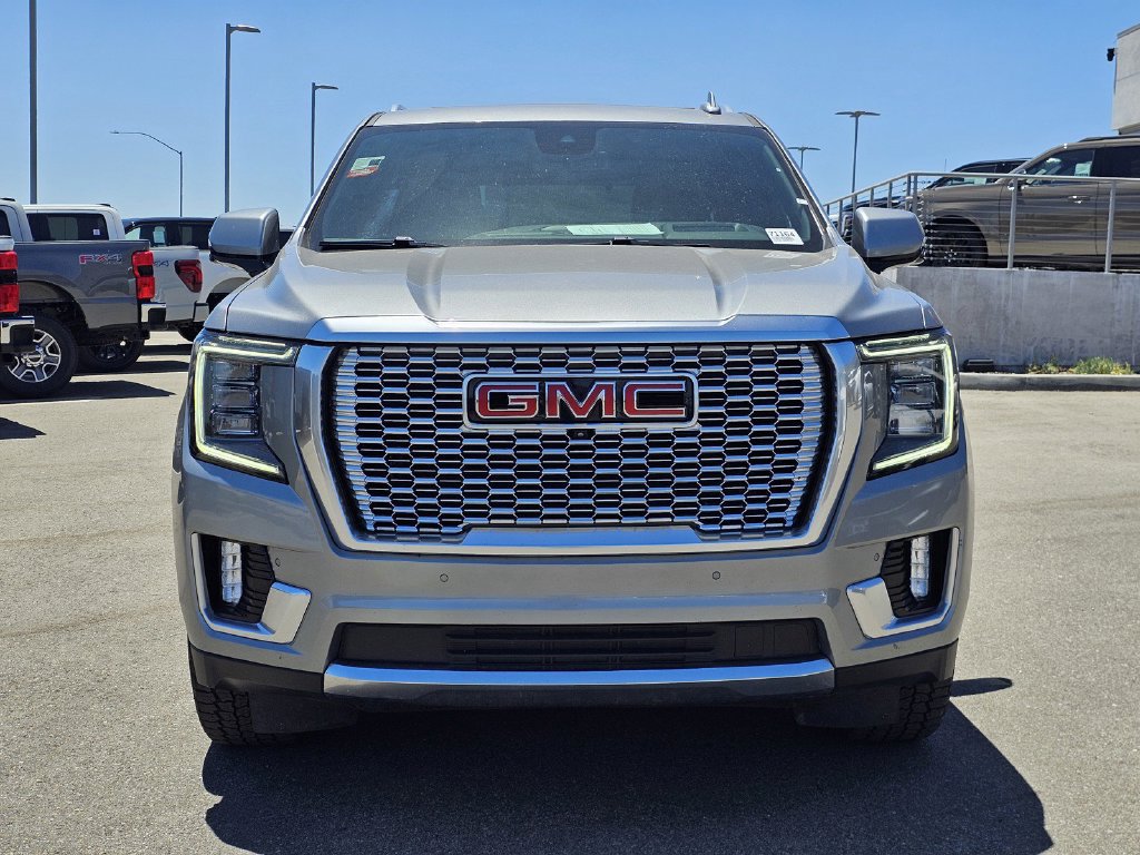 Used 2024 GMC Yukon Denali RWD image 2
