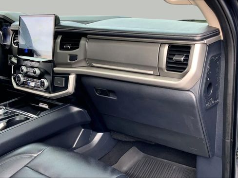 Used 2024 Ford Expedition XLT AWD/4WD image 17