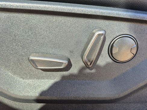 New 2025 Ford F250 Lariat w/ Black Appearance Package image 27