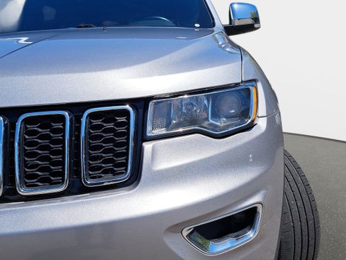 Used 2021 Jeep Grand Cherokee Limited w/ Luxury Group II AWD/4WD image 31