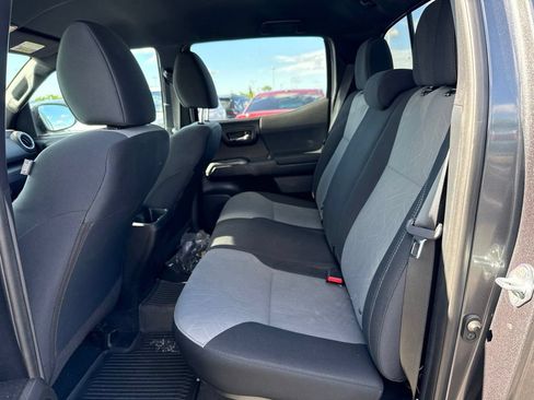 Used 2021 Toyota Tacoma TRD Sport AWD/4WD image 14