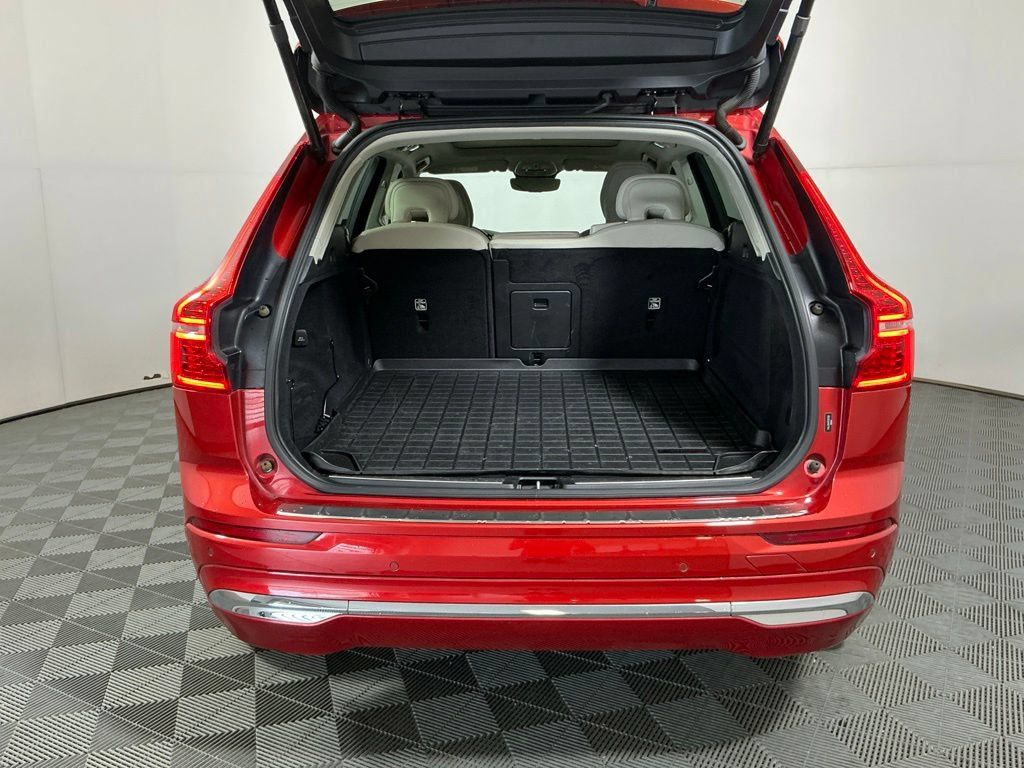Used 2023 Volvo XC60 B5 Ultimate w/ Climate Package AWD/4WD image 27