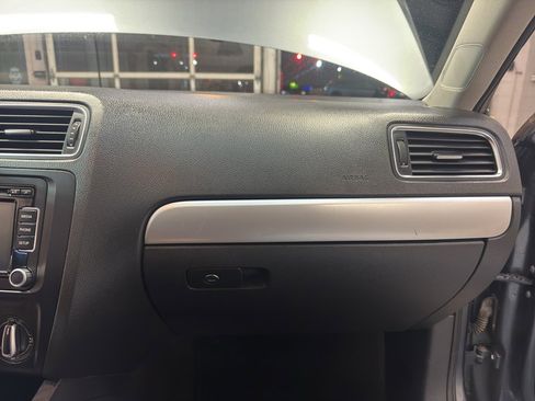 Used 2013 Volkswagen Jetta SE image 22