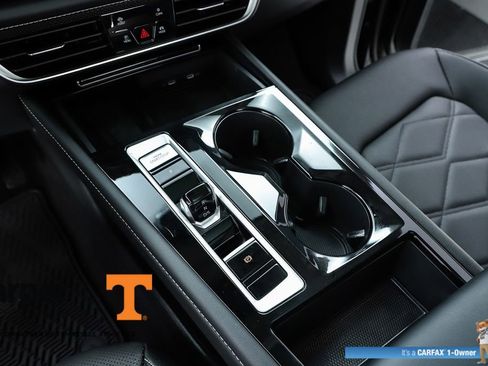 Used 2025 Volkswagen Atlas SE w/ Panoramic Sunroof Package AWD/4WD image 24