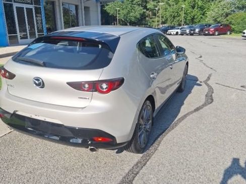 Used 2023 MAZDA MAZDA3 s FWD image 6