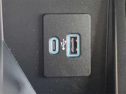 Certified 2022 Ford F150 Lariat w/ Equipment Group 502A High image 22