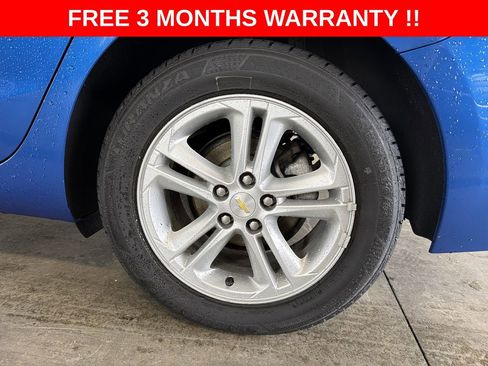 Used 2017 Chevrolet Cruze LT image 32