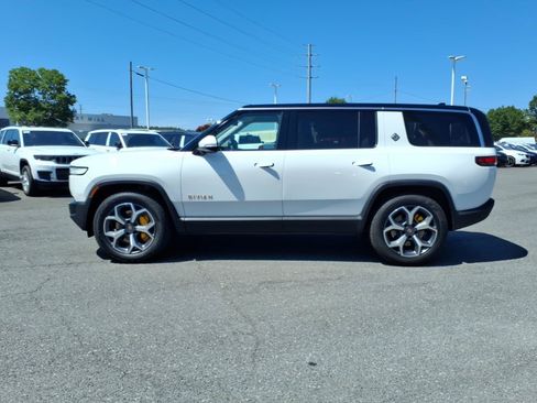 Used 2024 Rivian R1S Adventure AWD/4WD image 2