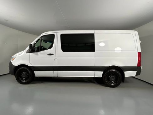 Used 2024 Mercedes-Benz Sprinter 2500 image 4