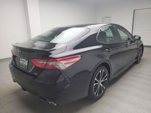 Used 2018 Toyota Camry SE w/ Moonroof Package FWD image 9