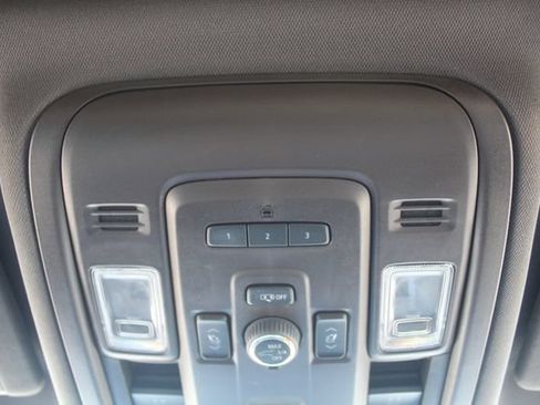 Used 2022 Chevrolet Tahoe LT w/ Luxury Package AWD/4WD image 35