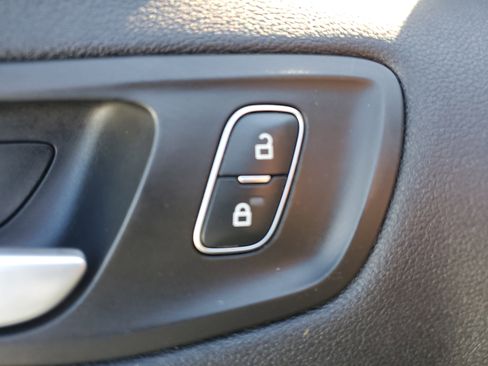 Used 2018 Ford Escape SE image 15