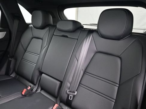 Used 2026 Porsche Cayenne S AWD/4WD image 6