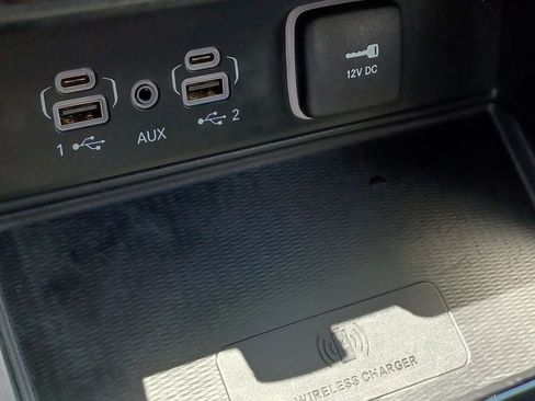 Used 2023 Jeep Grand Cherokee Laredo w/ Luxury Tech Group I AWD/4WD image 24