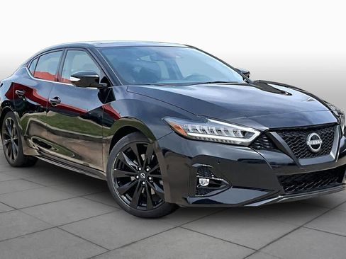 Used 2023 Nissan Maxima SR w/ Sport Mat Group FWD image 2