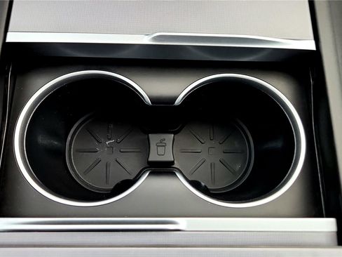 Used 2026 Tesla Model Y Long Range image 33