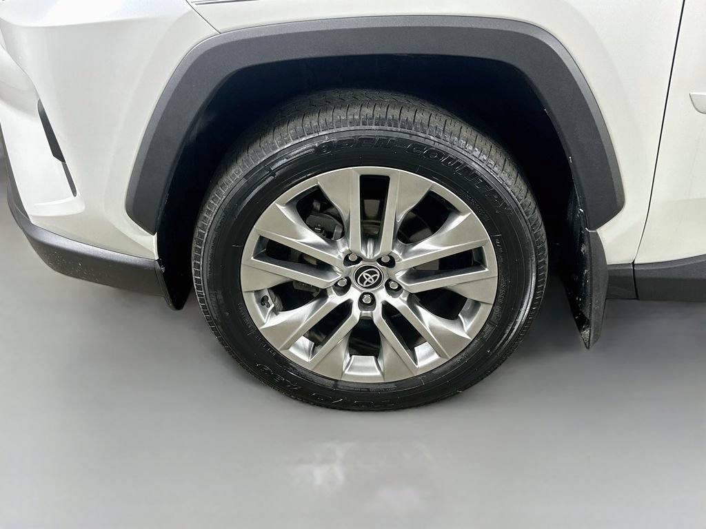 Used 2024 Toyota RAV4 XLE Premium FWD image 8