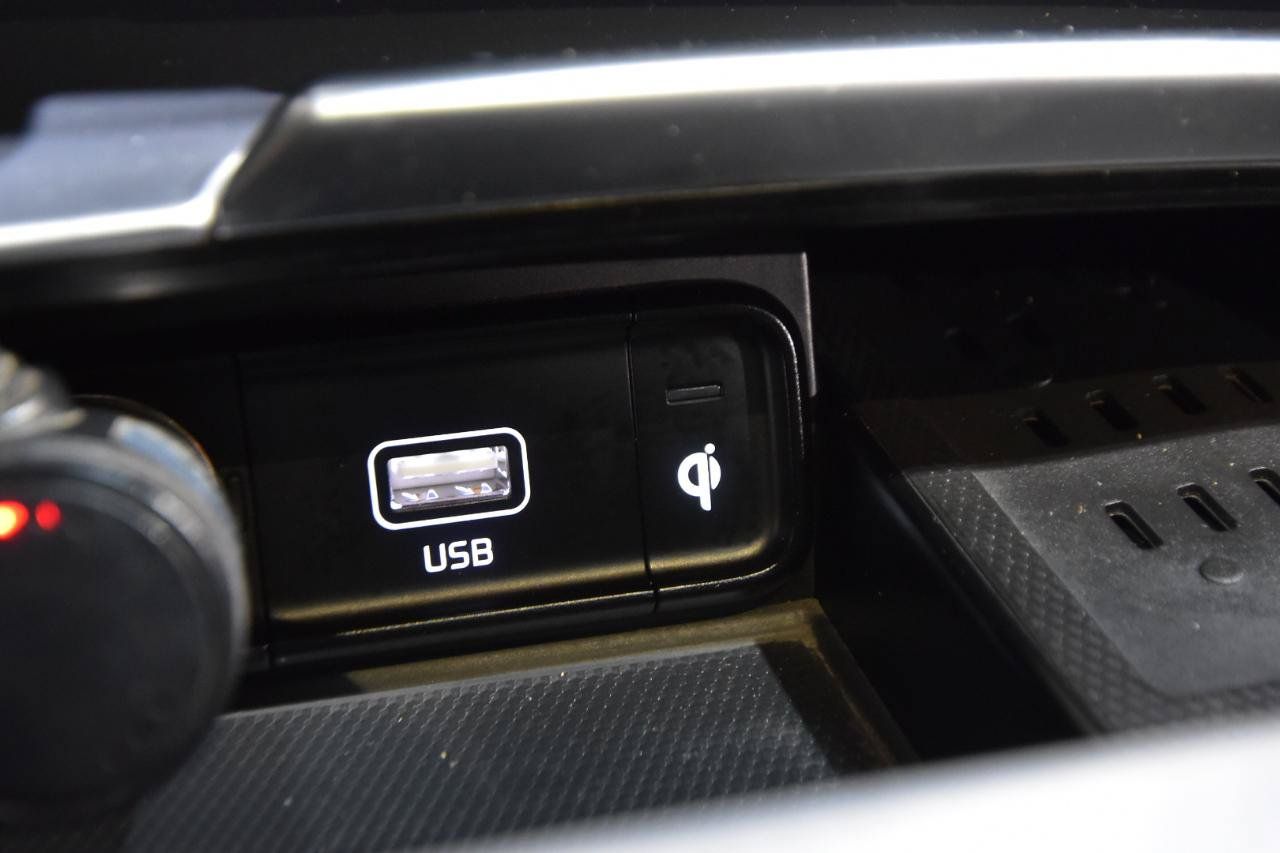 Used 2022 Kia Stinger GT1 AWD/4WD image 25