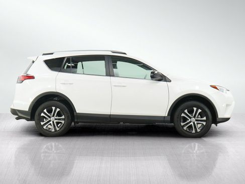 Used 2016 Toyota RAV4 LE AWD/4WD image 6