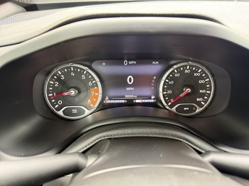 Used 2021 Jeep Renegade Latitude AWD/4WD image 16